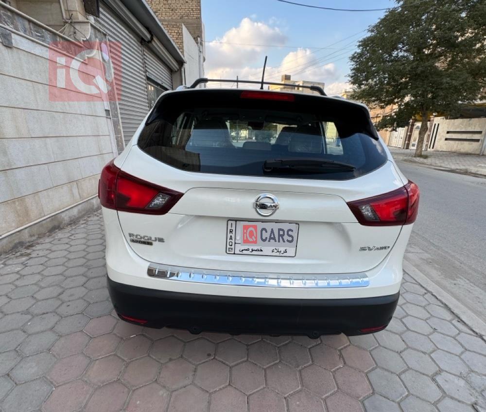 نیسان ڕۆگ سپۆرت